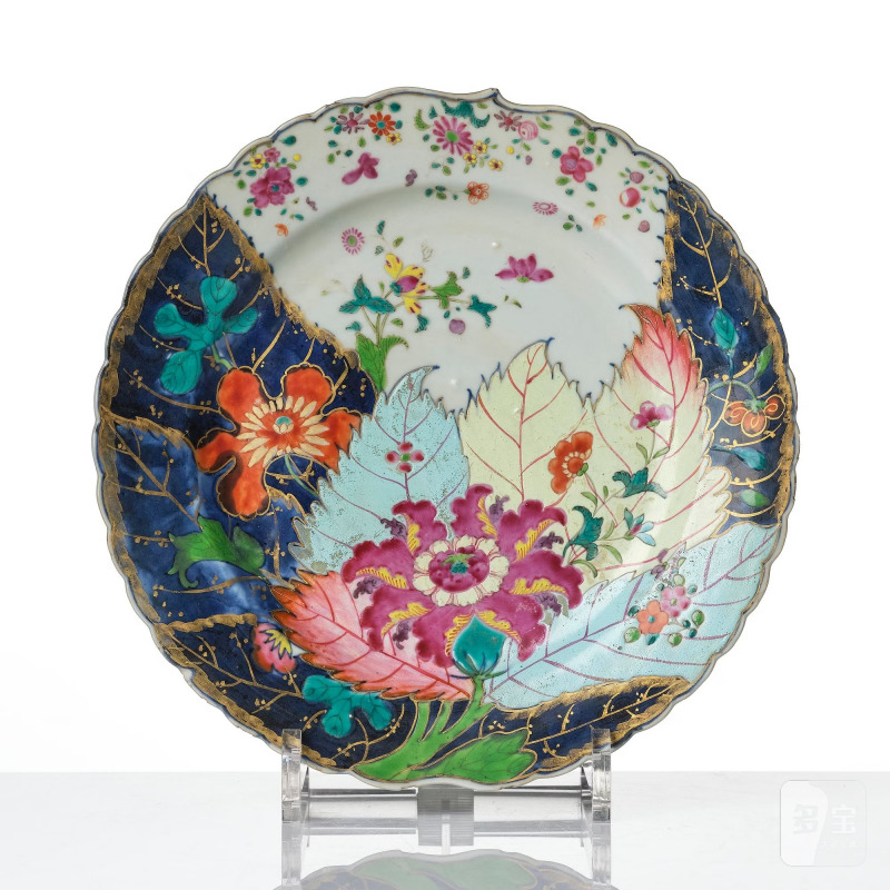 A set of three famille rose 'tobacco leaf' plates, - 图2